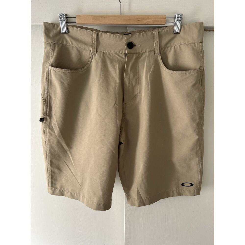 Oakley Chino Shorts Beige Golf Performance Regular Fit Flat Front Mens Sz 34